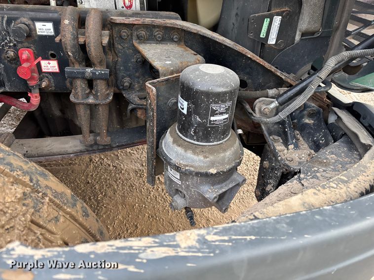 image for item YA2361 2017 Freightliner Cascadia 125 semi truck