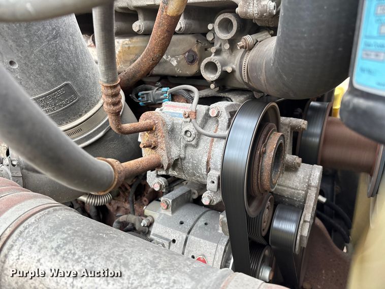 image for item YA2361 2017 Freightliner Cascadia 125 semi truck