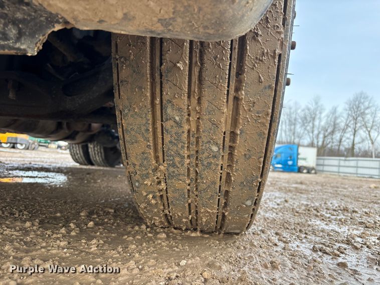 image for item YA2361 2017 Freightliner Cascadia 125 semi truck