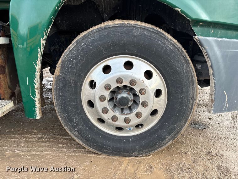 image for item YA2361 2017 Freightliner Cascadia 125 semi truck