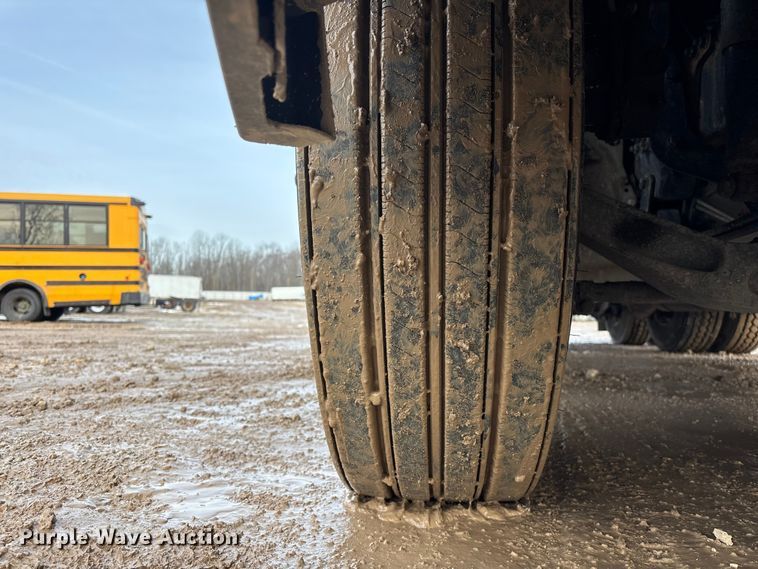 image for item YA2361 2017 Freightliner Cascadia 125 semi truck