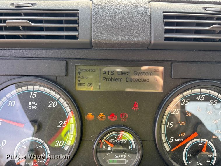 image for item YA2362 2017 Freightliner Cascadia 125 semi truck