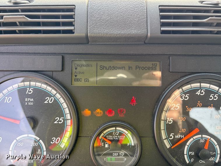 image for item YA2362 2017 Freightliner Cascadia 125 semi truck