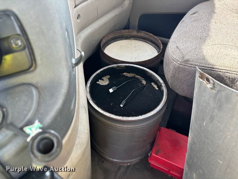 image for item YA2362 2017 Freightliner Cascadia 125 semi truck