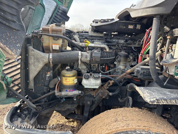 image for item YA2362 2017 Freightliner Cascadia 125 semi truck