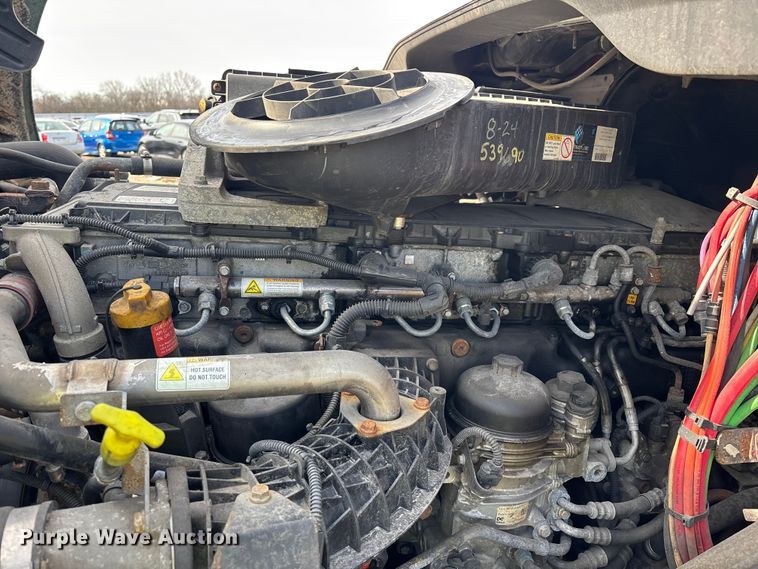 image for item YA2362 2017 Freightliner Cascadia 125 semi truck