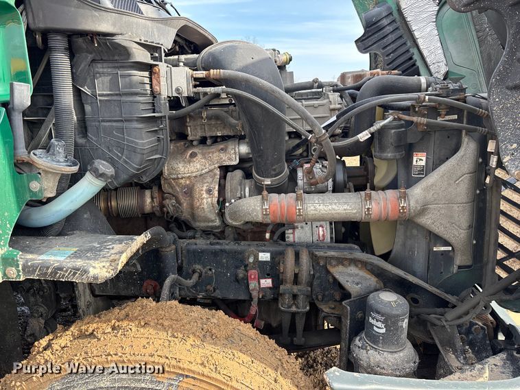 image for item YA2362 2017 Freightliner Cascadia 125 semi truck