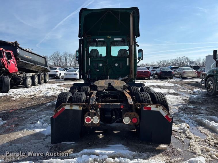 image for item YA2363 2017 Freightliner Cascadia 125 semi truck