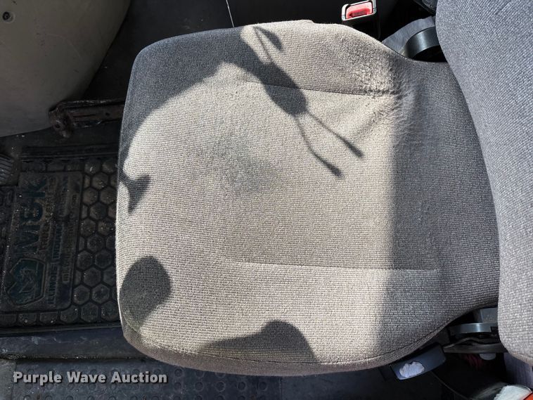 image for item YA2363 2017 Freightliner Cascadia 125 semi truck