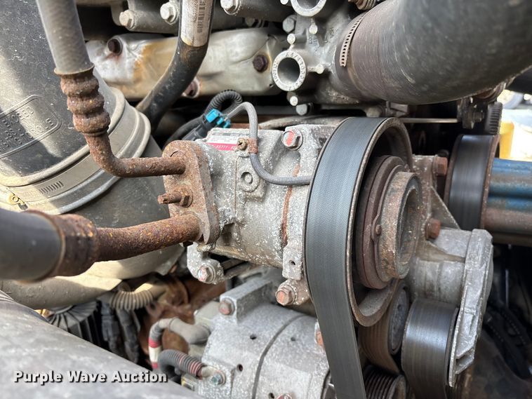 image for item YA2363 2017 Freightliner Cascadia 125 semi truck