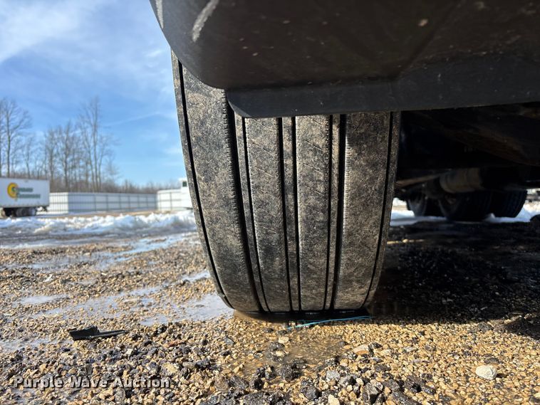 image for item YA2363 2017 Freightliner Cascadia 125 semi truck