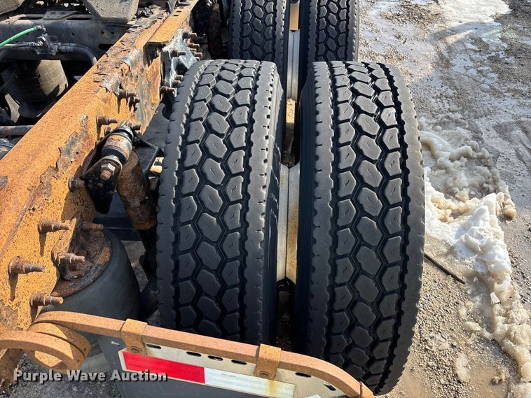 image for item YA2363 2017 Freightliner Cascadia 125 semi truck