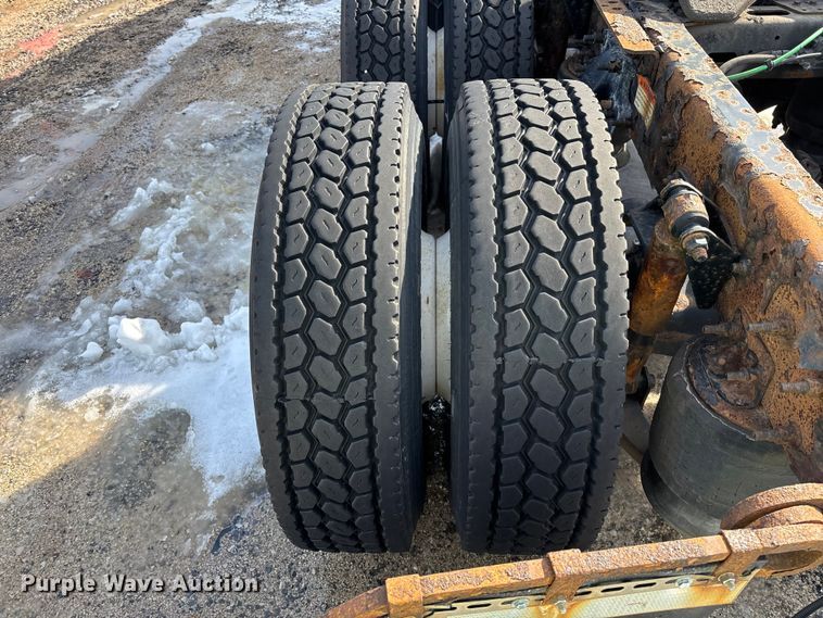 image for item YA2363 2017 Freightliner Cascadia 125 semi truck