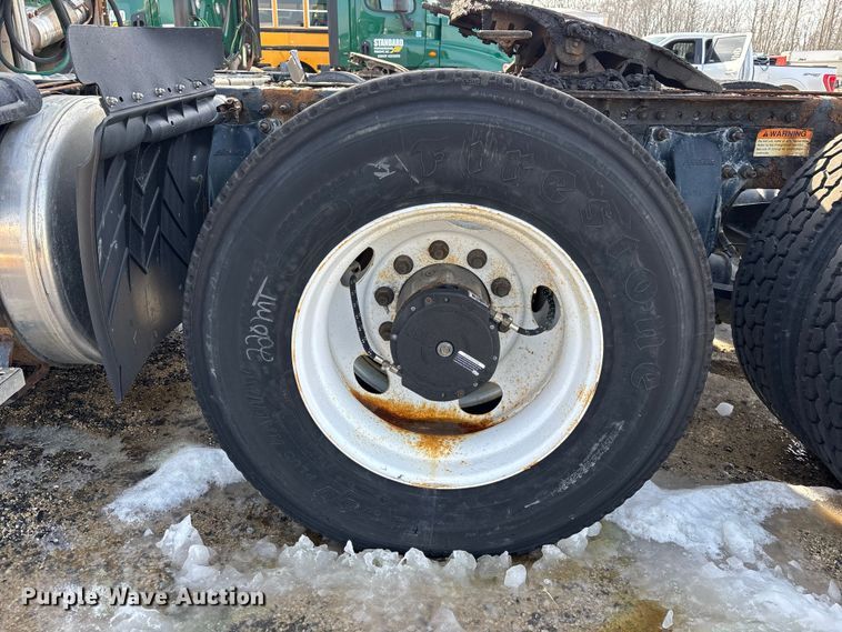 image for item YA2363 2017 Freightliner Cascadia 125 semi truck