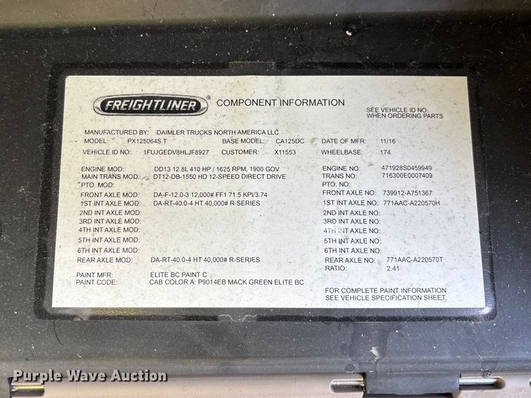 image for item YA2363 2017 Freightliner Cascadia 125 semi truck