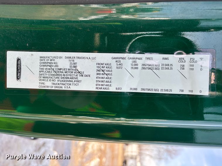 image for item YA2363 2017 Freightliner Cascadia 125 semi truck