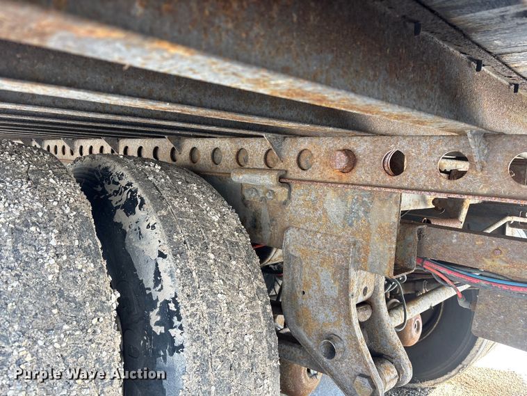 image for item YA2364 2013 Strick dry van trailer