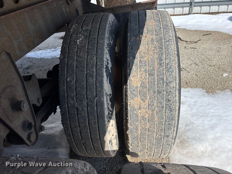 image for item YA2364 2013 Strick dry van trailer