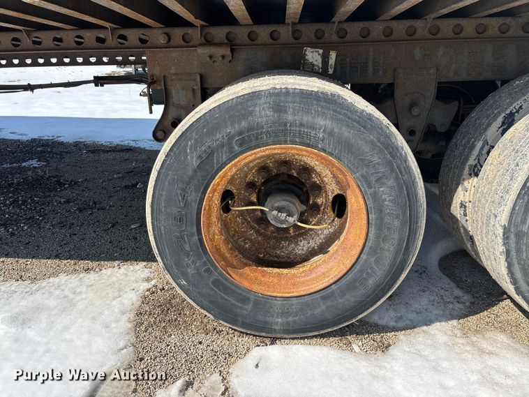 image for item YA2364 2013 Strick dry van trailer