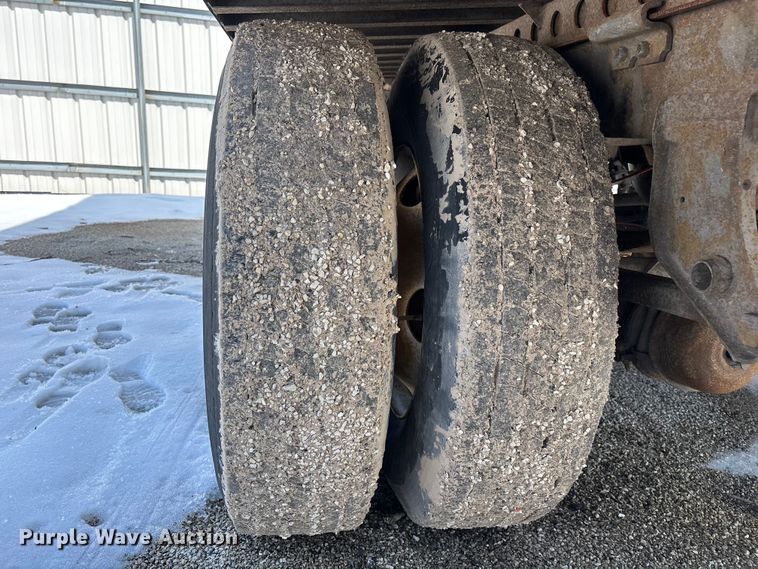 image for item YA2364 2013 Strick dry van trailer