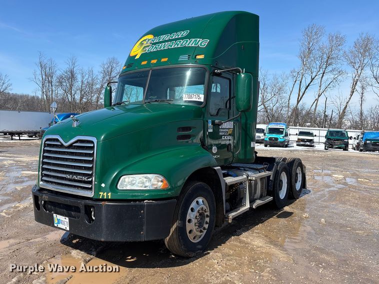 image for item YA2365 2016 Mack CXU613 semi truck
