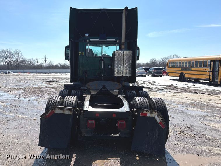 image for item YA2365 2016 Mack CXU613 semi truck