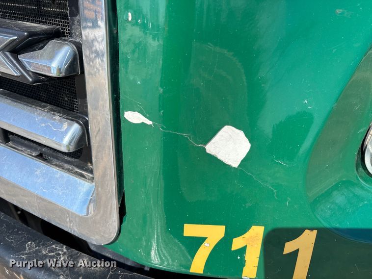 image for item YA2365 2016 Mack CXU613 semi truck