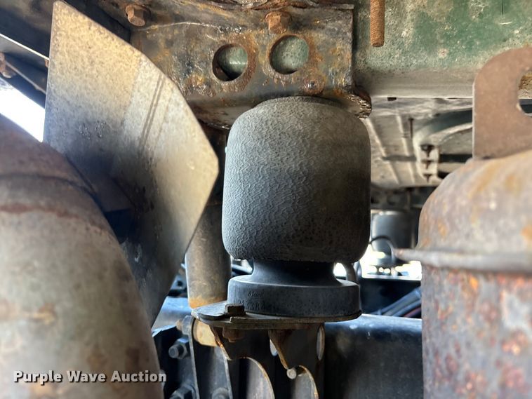 image for item YA2365 2016 Mack CXU613 semi truck