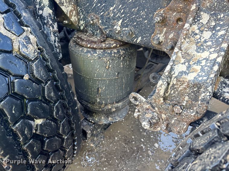 image for item YA2365 2016 Mack CXU613 semi truck