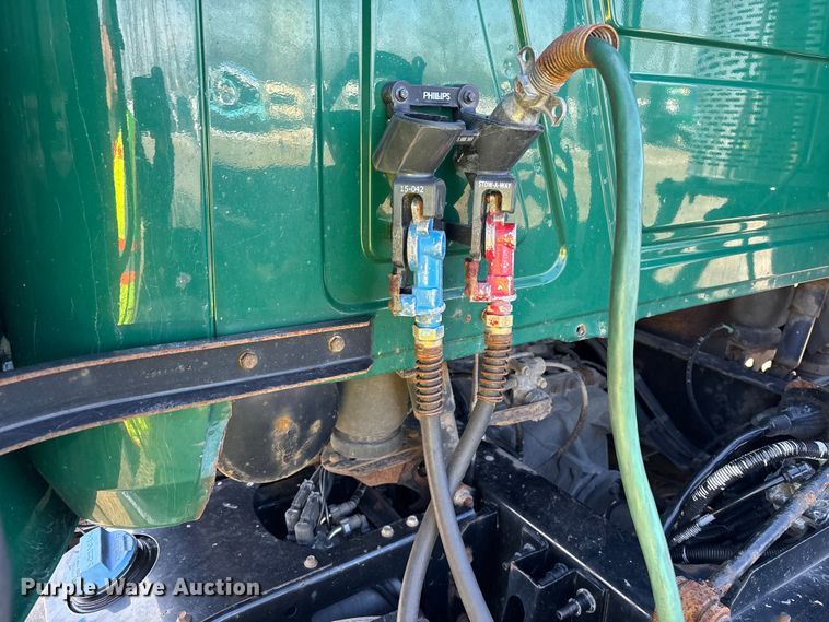 image for item YA2365 2016 Mack CXU613 semi truck