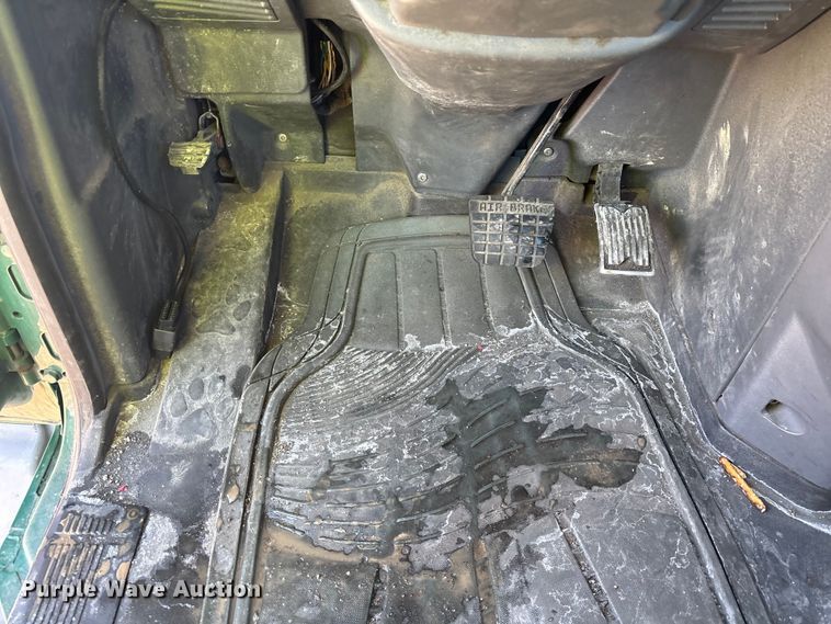 image for item YA2365 2016 Mack CXU613 semi truck