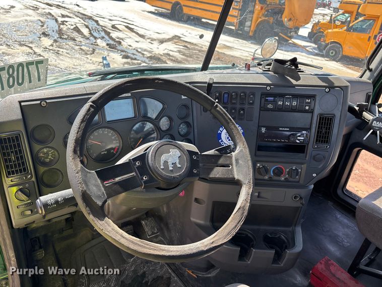 image for item YA2365 2016 Mack CXU613 semi truck