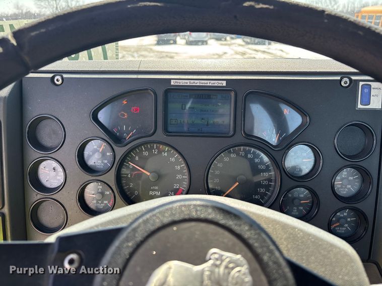 image for item YA2365 2016 Mack CXU613 semi truck