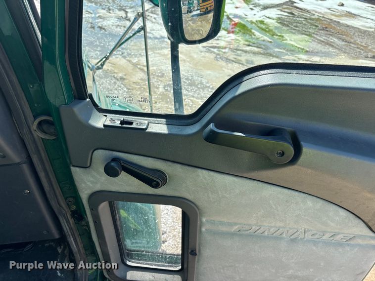 image for item YA2365 2016 Mack CXU613 semi truck