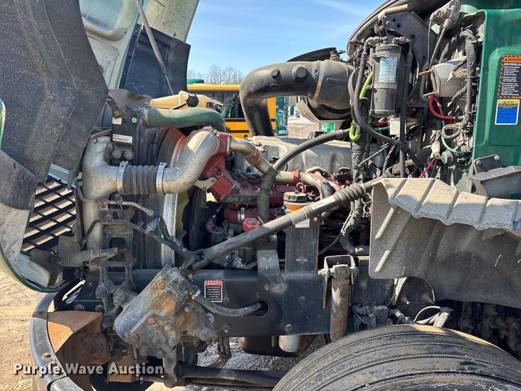 image for item YA2365 2016 Mack CXU613 semi truck