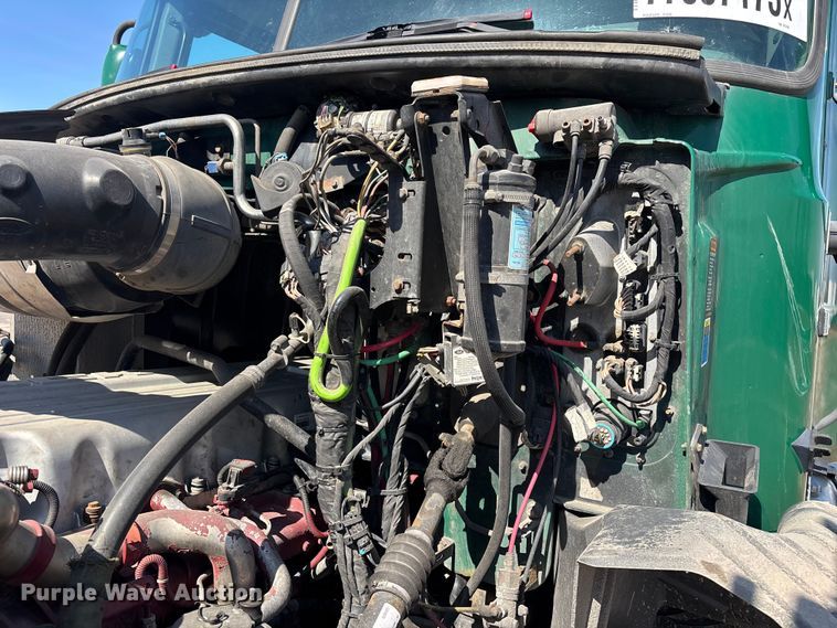 image for item YA2365 2016 Mack CXU613 semi truck