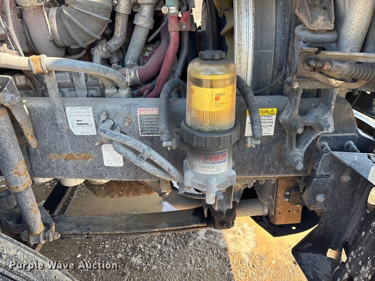 image for item YA2365 2016 Mack CXU613 semi truck