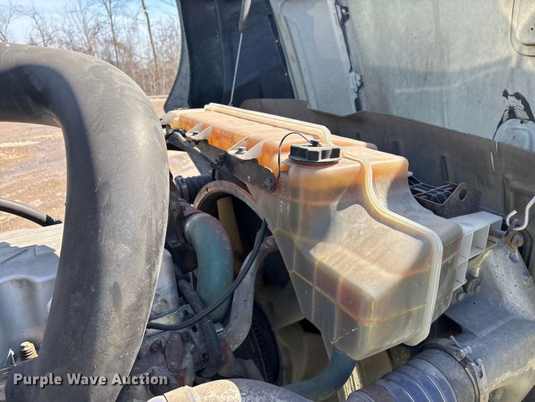 image for item YA2365 2016 Mack CXU613 semi truck