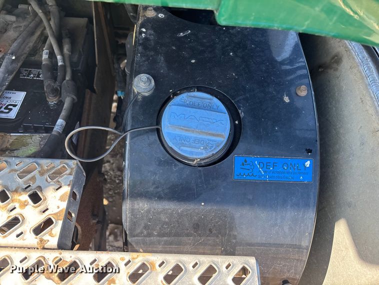 image for item YA2365 2016 Mack CXU613 semi truck