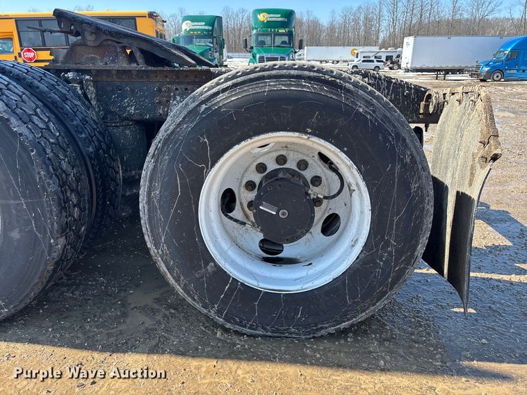 image for item YA2365 2016 Mack CXU613 semi truck