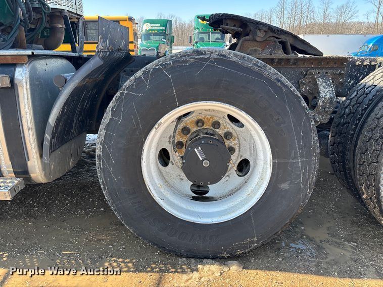 image for item YA2365 2016 Mack CXU613 semi truck