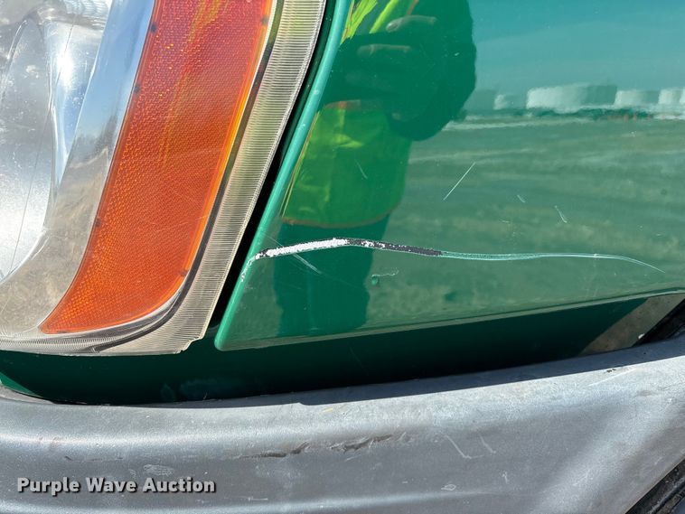 image for item YA2366 2017 Freightliner Cascadia 125 semi truck