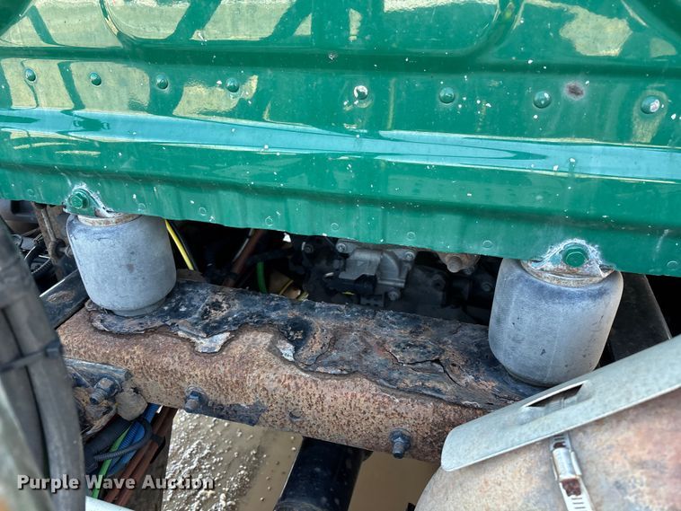 image for item YA2366 2017 Freightliner Cascadia 125 semi truck