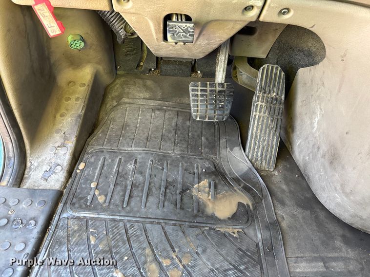 image for item YA2366 2017 Freightliner Cascadia 125 semi truck