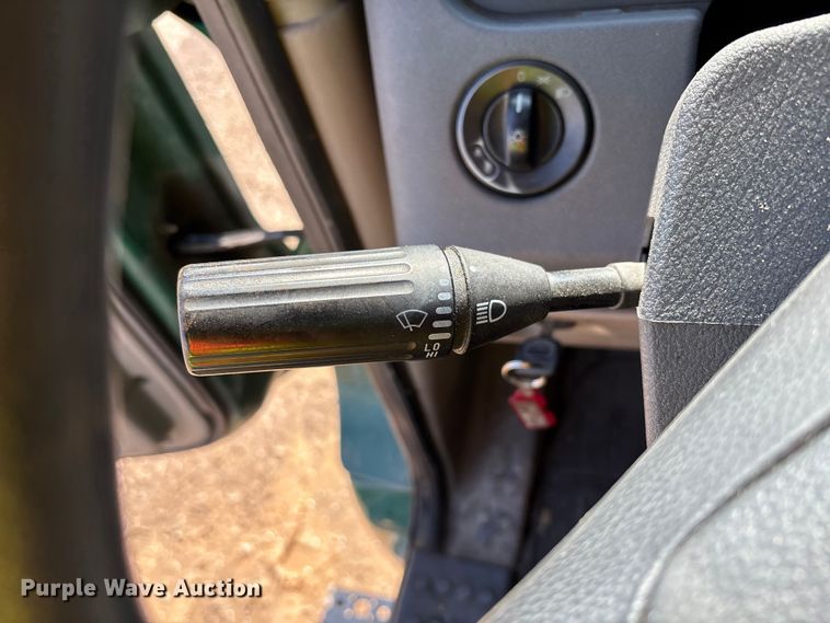 image for item YA2366 2017 Freightliner Cascadia 125 semi truck