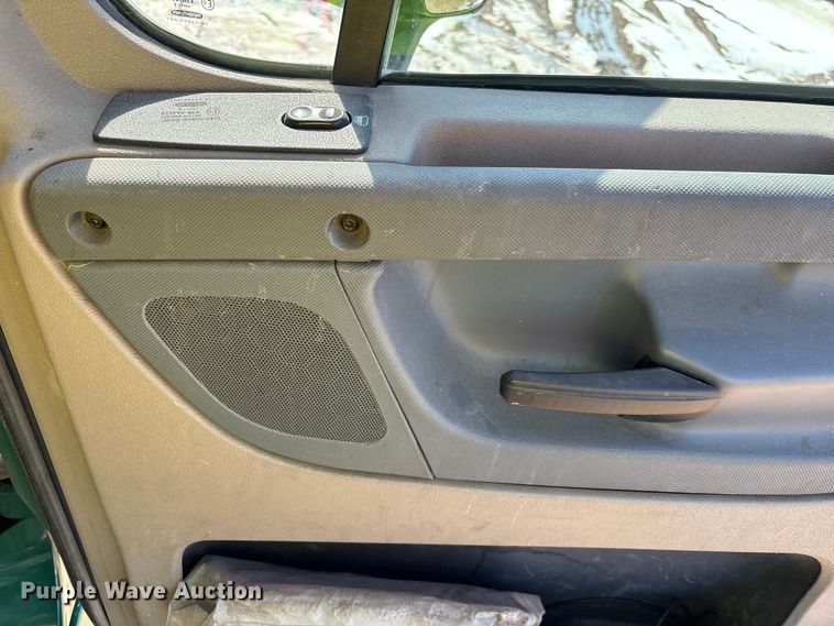 image for item YA2366 2017 Freightliner Cascadia 125 semi truck