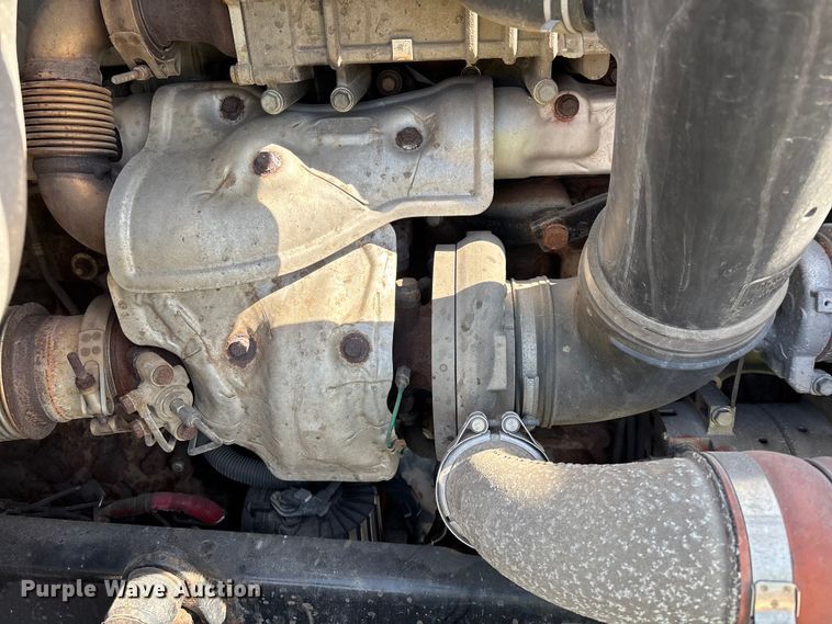 image for item YA2366 2017 Freightliner Cascadia 125 semi truck