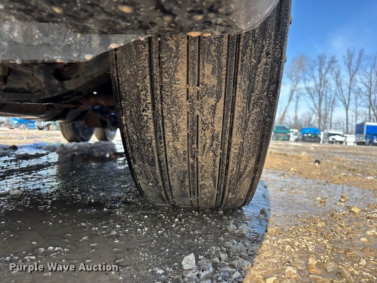 image for item YA2366 2017 Freightliner Cascadia 125 semi truck