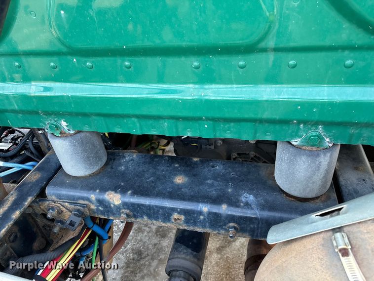 image for item YA2367 2017 Freightliner Cascadia 125 semi truck