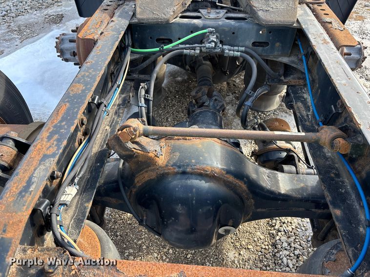 image for item YA2367 2017 Freightliner Cascadia 125 semi truck